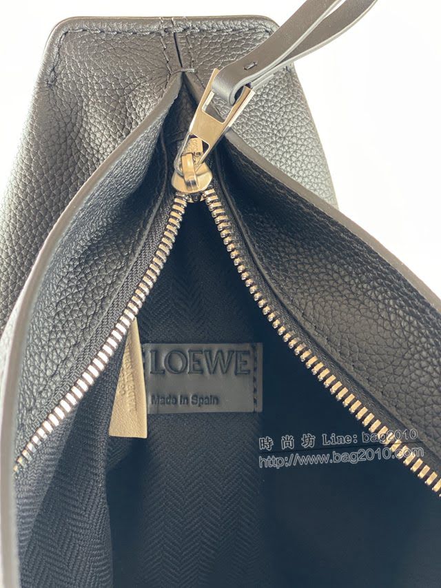 LOEWE包包 羅意威小牛皮Anton斜挎背包 10252  tcl1247